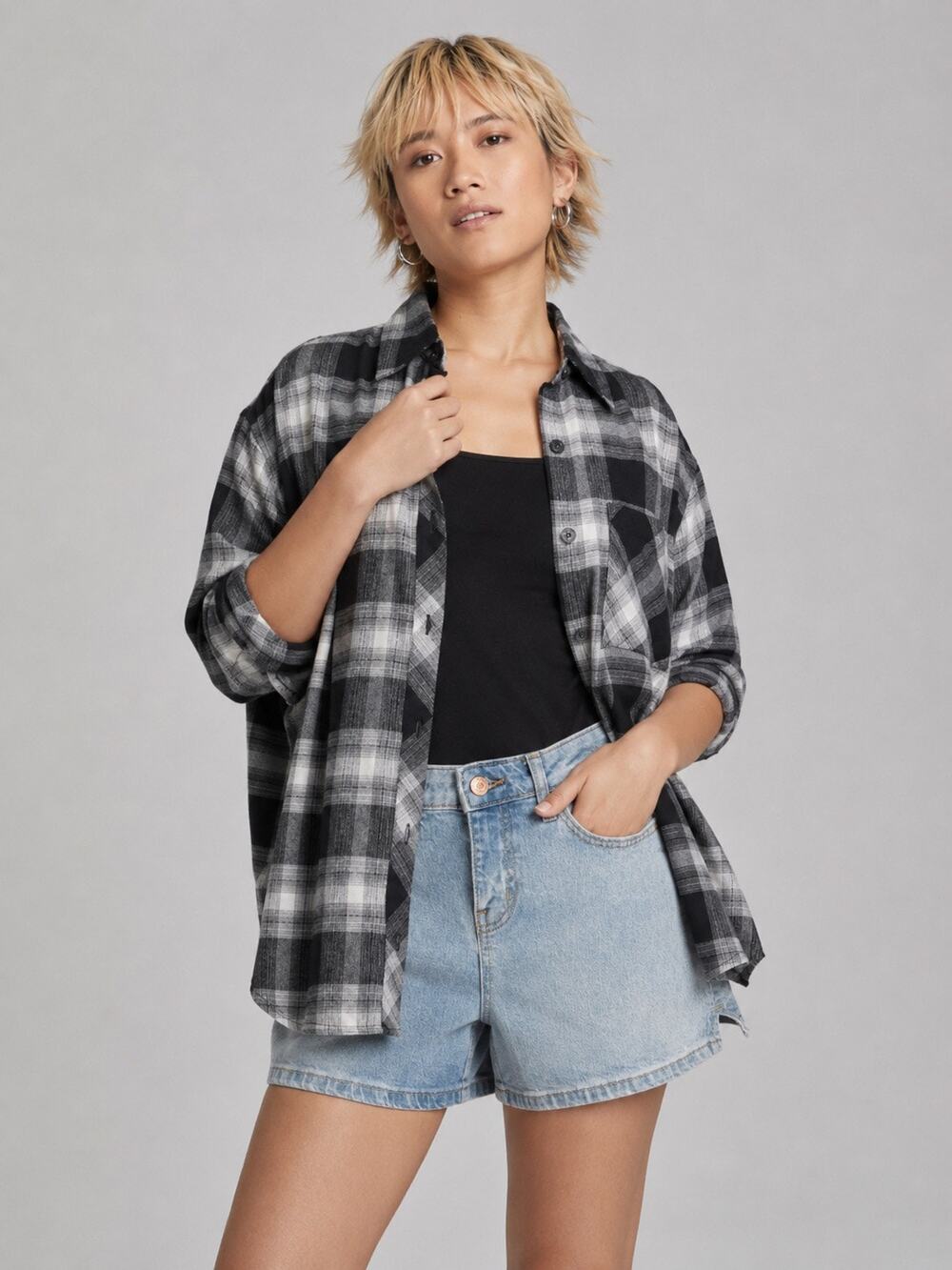 Light Wash Denim Shorts Size 00 High Rise Relaxed Mom Jean Summer Casual Capsule